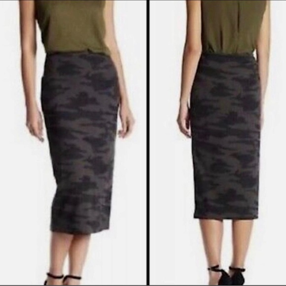 Sanctuary Camo Printed Skirt NWT XS New with tag - Picture 2 of 12